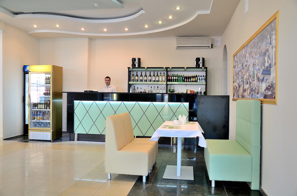 Pivdenniy Hotel Lviv Exterior photo
